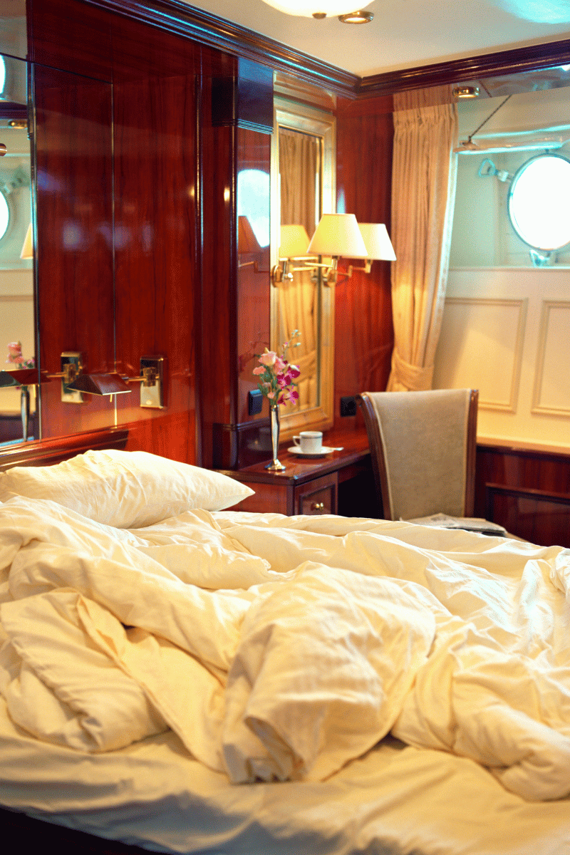 Panduan Lengkap Housekeeping di Kapal Pesiar 1 Ships Cabin